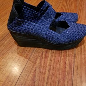 Lightly used casual shoes